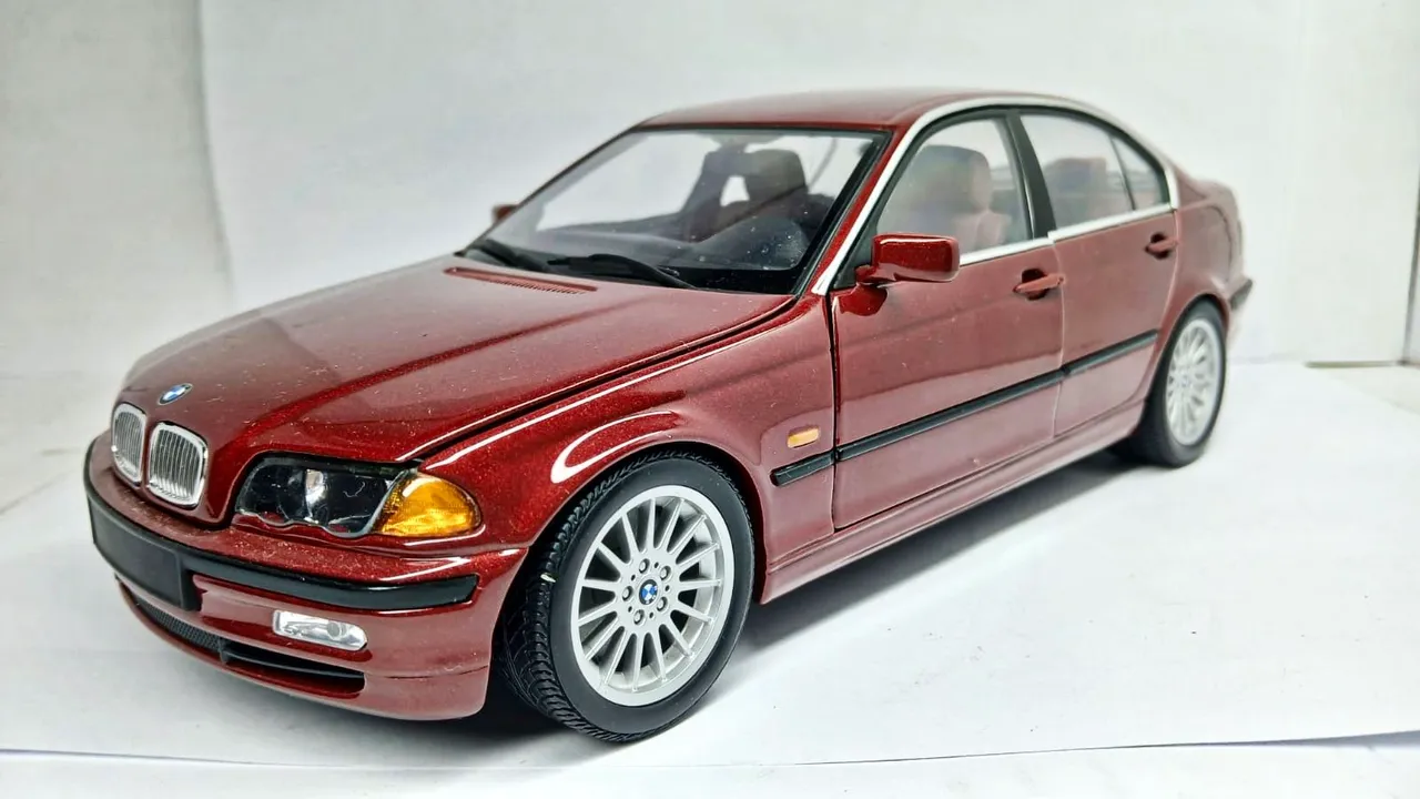 Miniatura Bmw 320i Stw #8 Fina 1/18 Ut Models - Hobbies e coleções