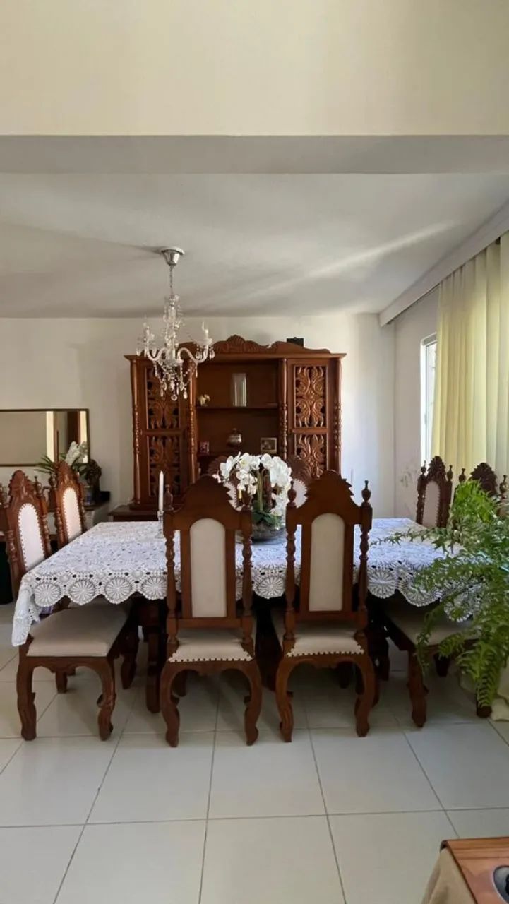 Sala jantar com 08 cadeiras madeira jacaranda antiga