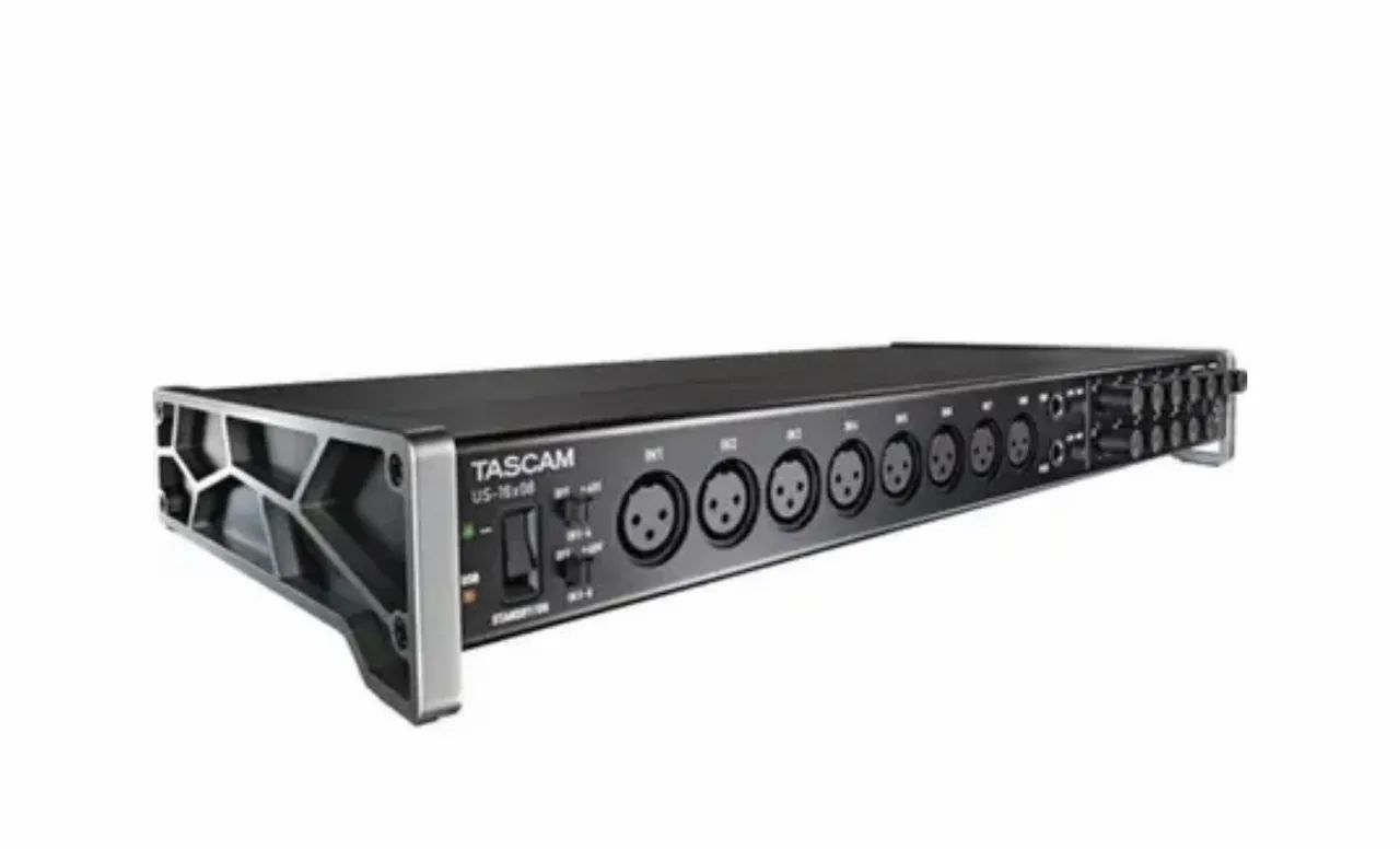 Interface de áudio digital Tascam US 16x08 novíssima!
