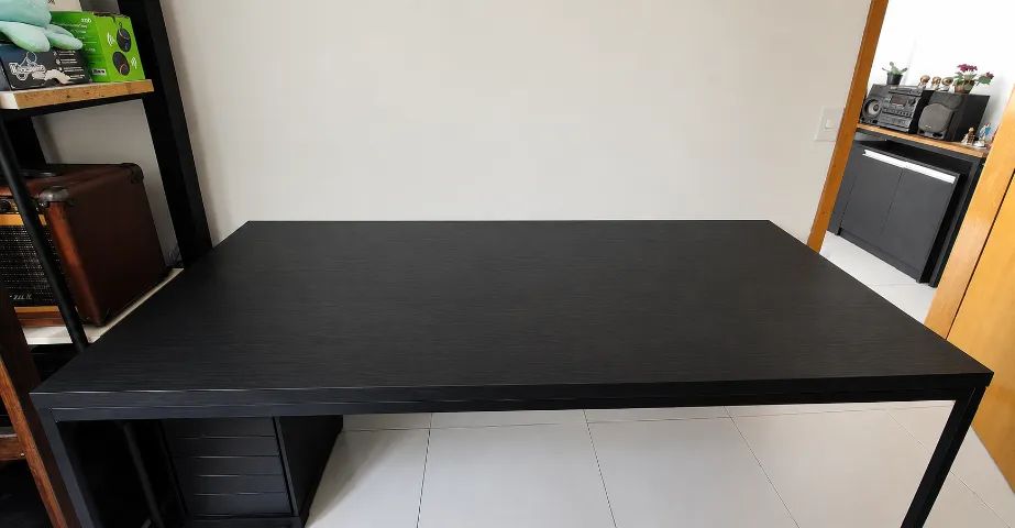 Mesa para computador estilo industrial