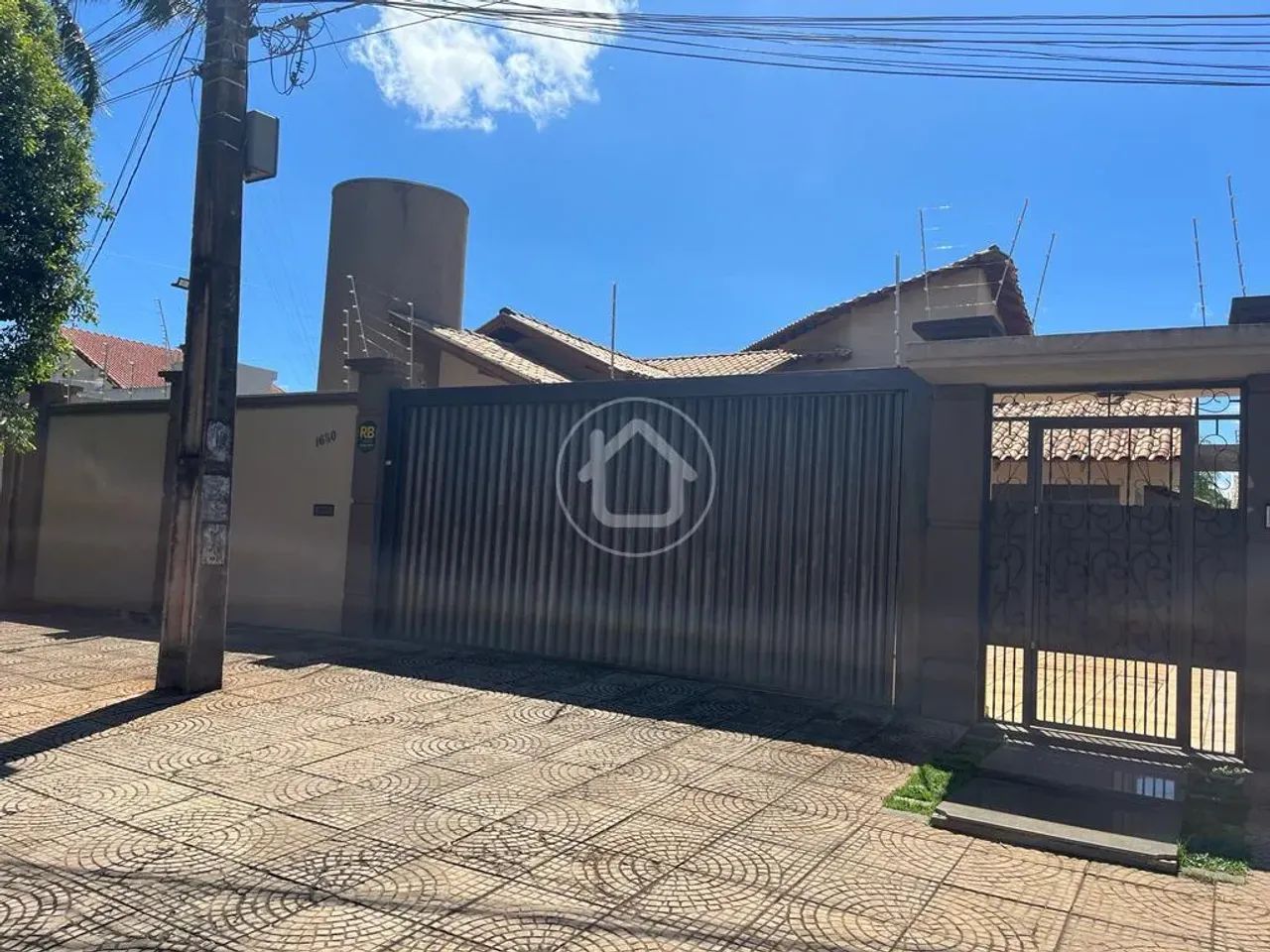 CASA COM AMPLO QUINTAL - Foto 3