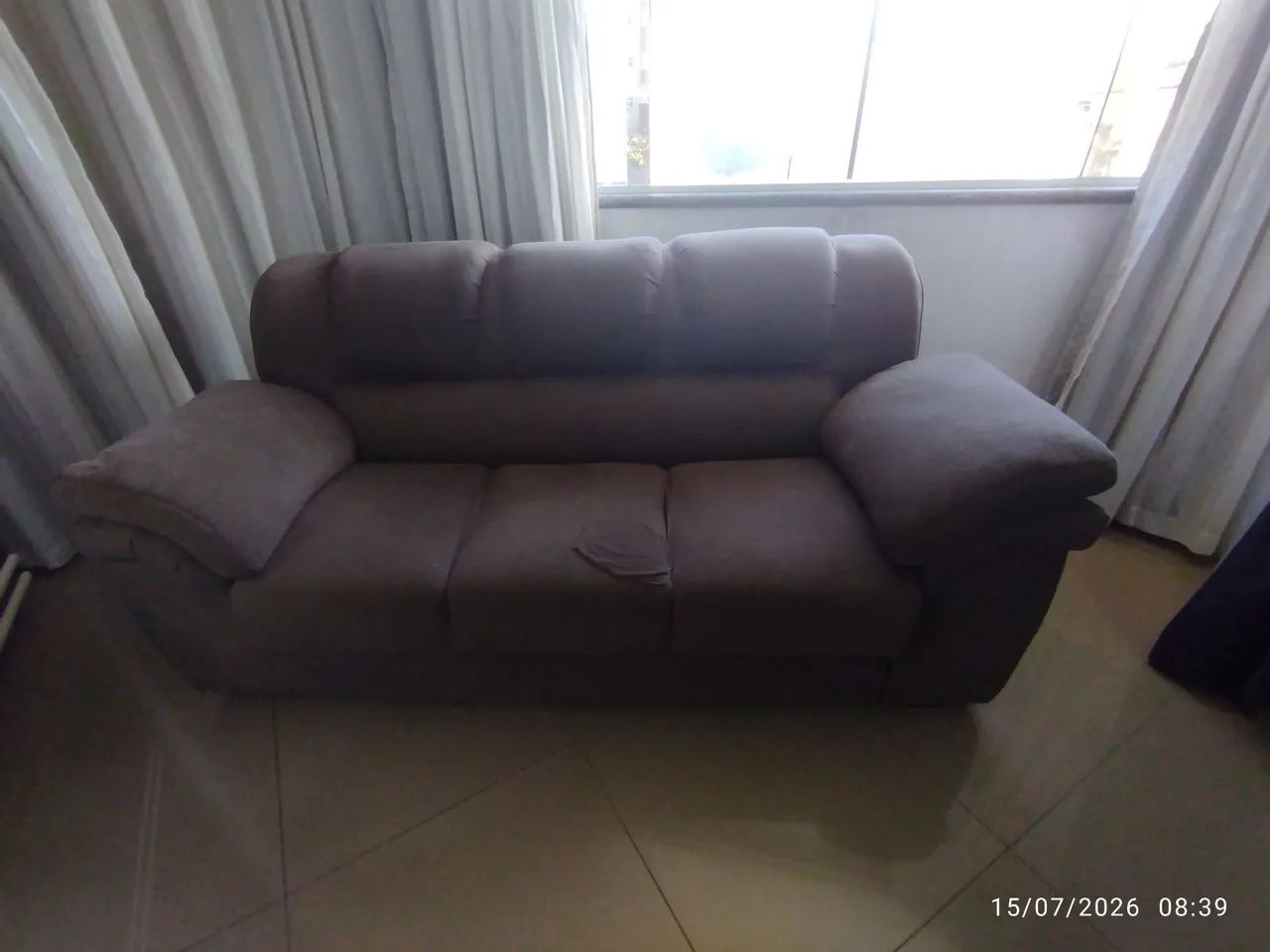 Vendo sofá três lugares no Suede