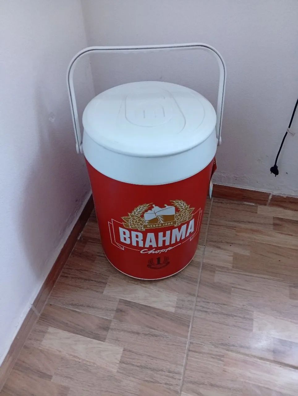 Cooler brahma veleiro , cabe 50 latas. Nova, sem uso