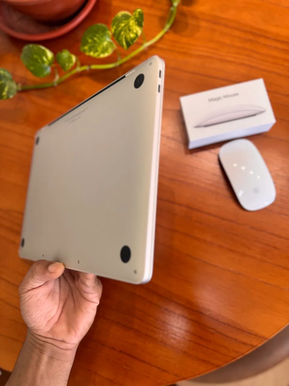 MacBook Pro 2017 i5 8GB SSD (A1708) + Magic Mouse | Com Defeito no Flex | Leia - Foto 2