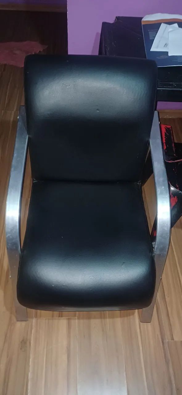 Vendo 2 poltronas em courino