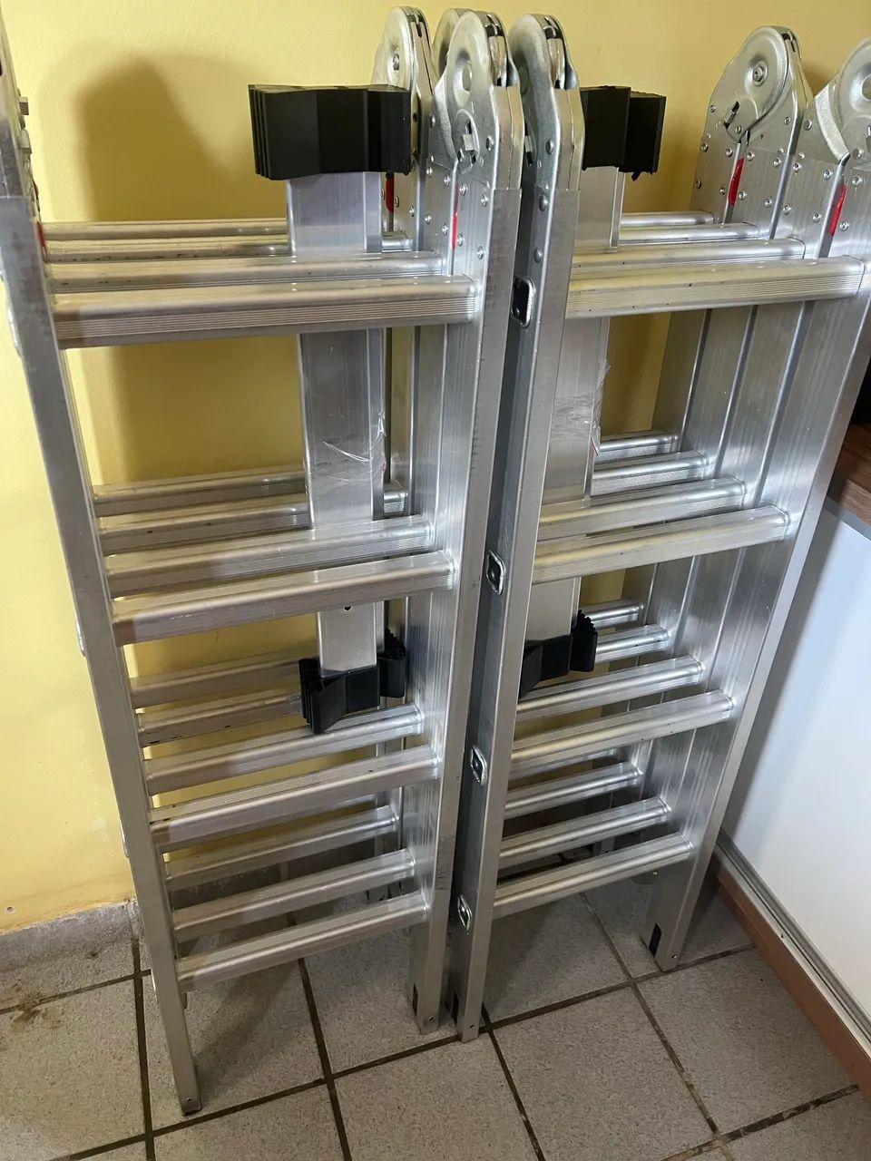 Escada articulada 