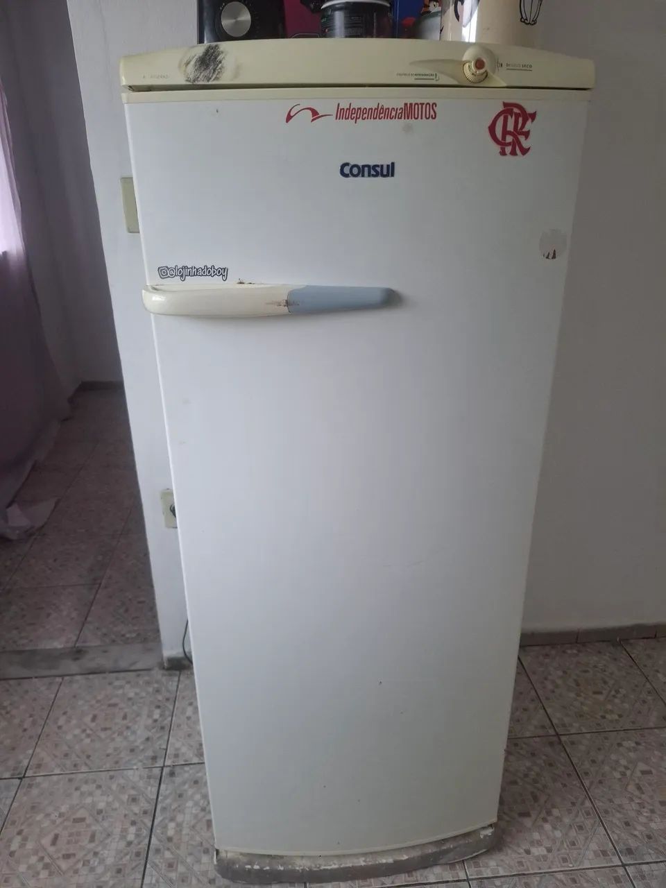 Vendo geladeira 