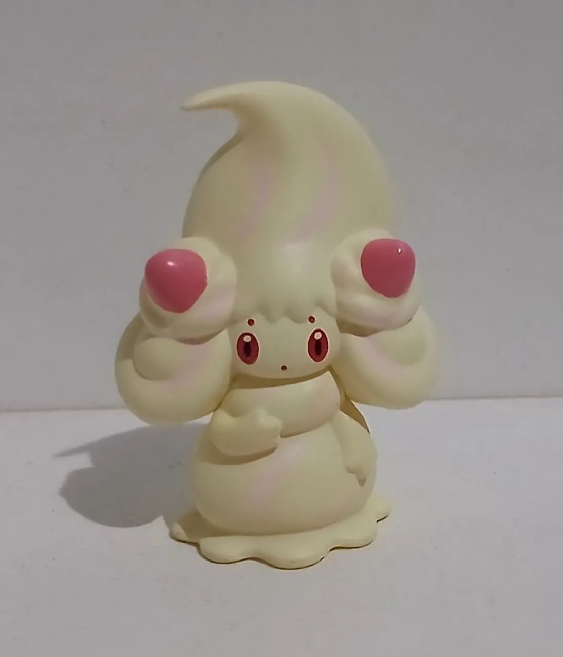 BONECO ACTION FIGURE MINIATURA POKEMON ALCREMIE