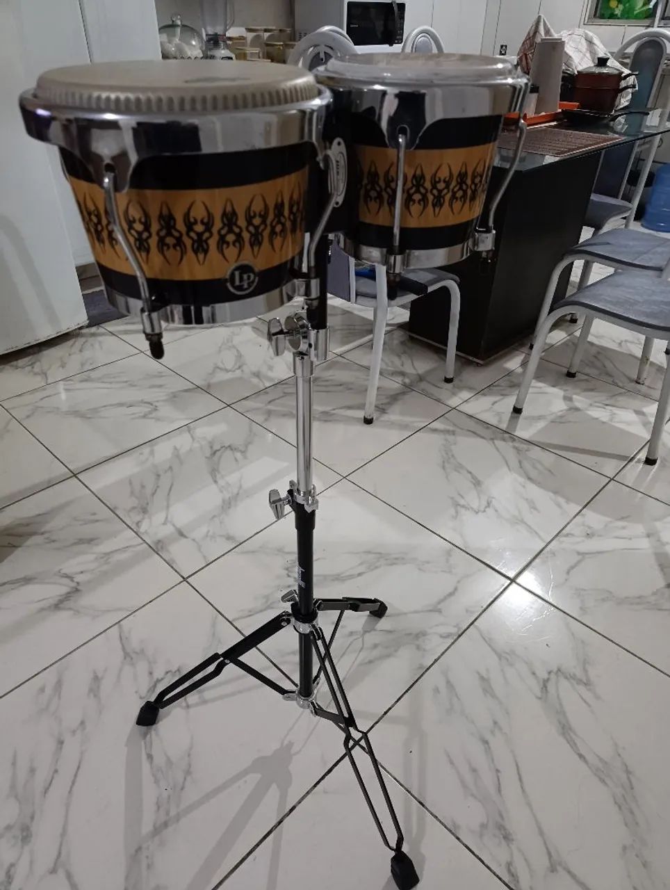 VENDO BONGO LP COM PEDESTAL NOVO - Foto 4