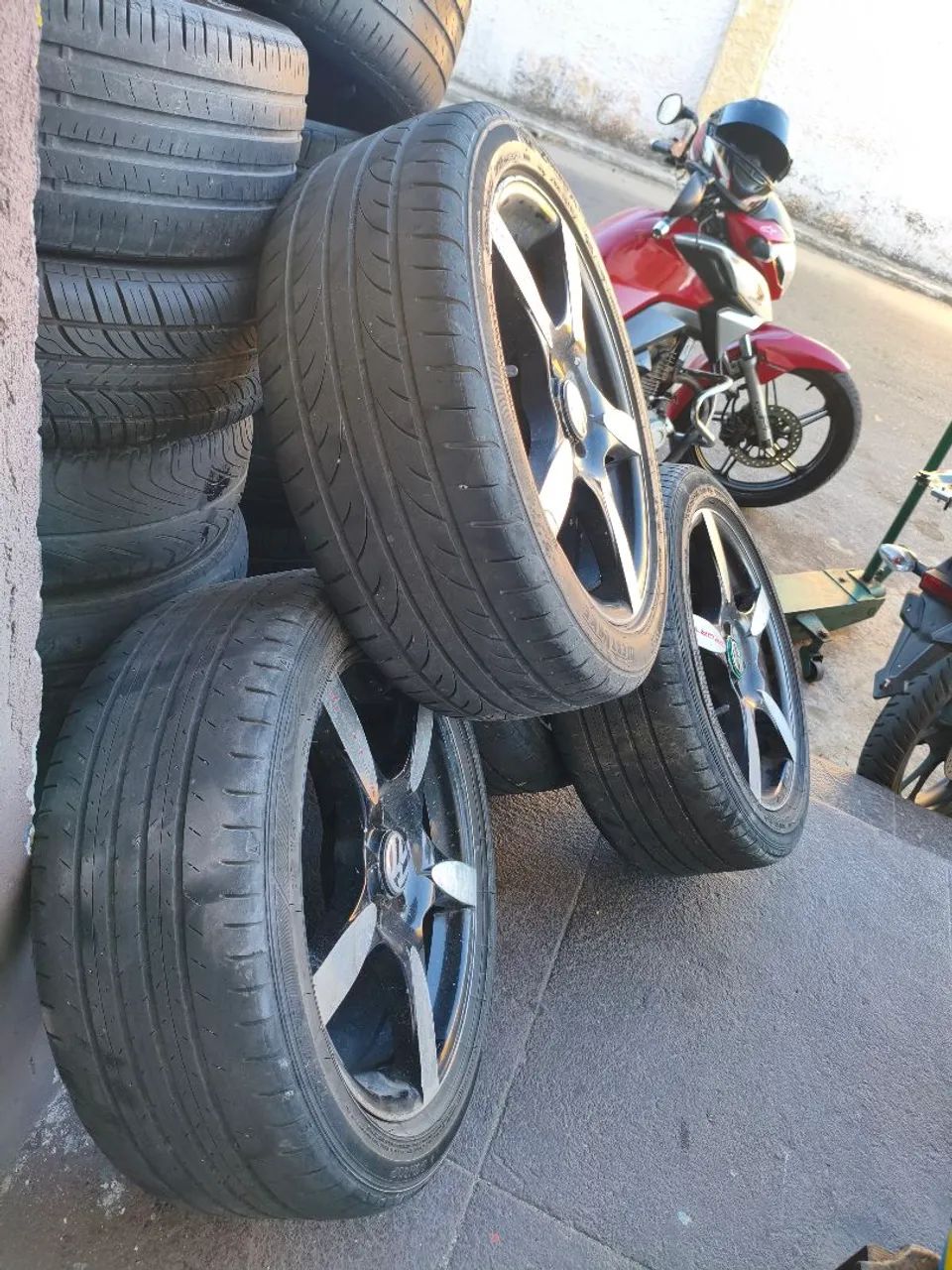 Aro 17 com pneus 80% - Foto 2