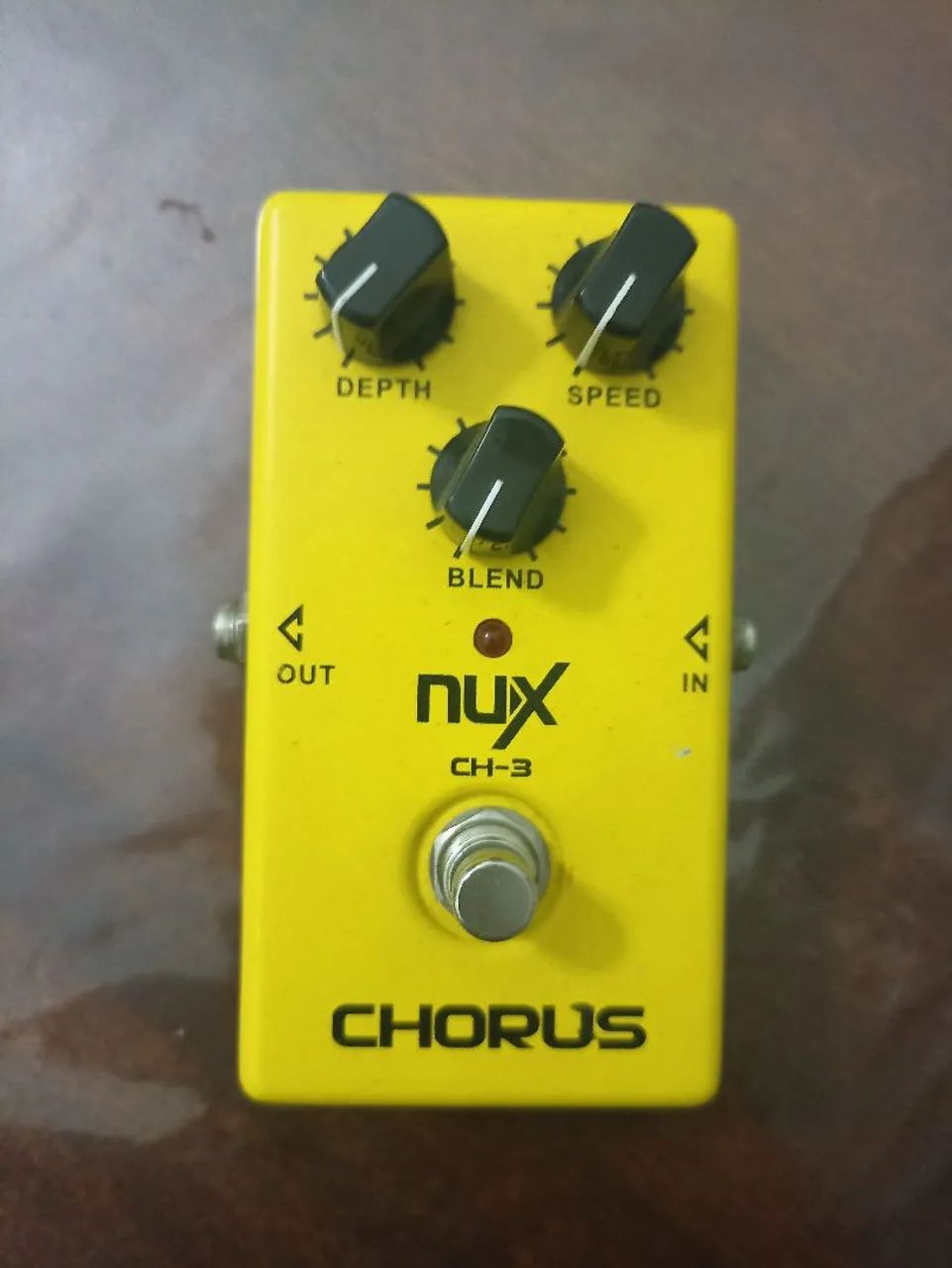 Pedais AXCESS DISTORTION e nux CH-3 CHORUS - Foto 3