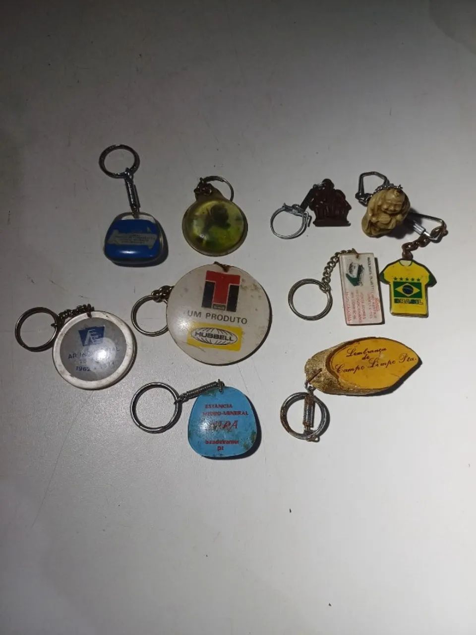 Conjunto de chaveiros diversos 