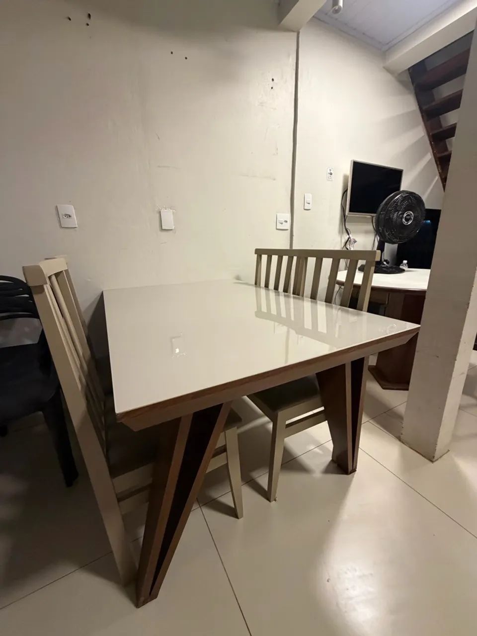 Mesa com 4 cadeiras  - Foto 5