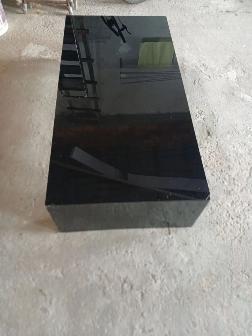 Mesinha de centro de vidro preta *