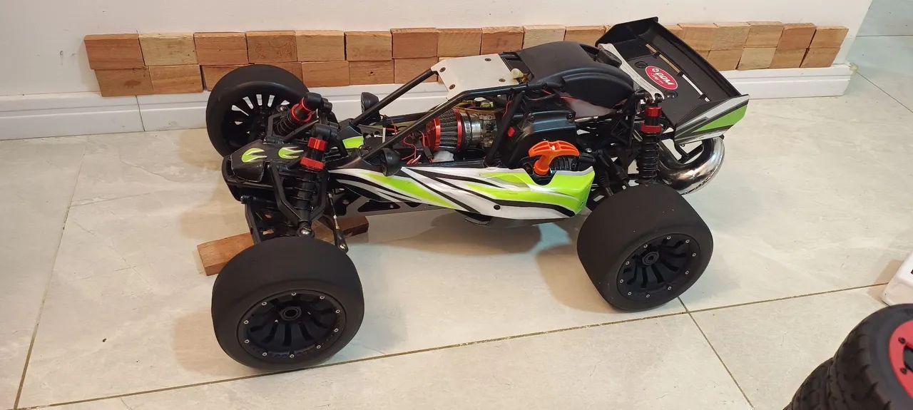 Automodelo q-baja 1/5 aceito troca 