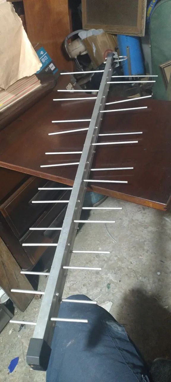 Antena UHF 28 elementos bom estado  - Foto 2