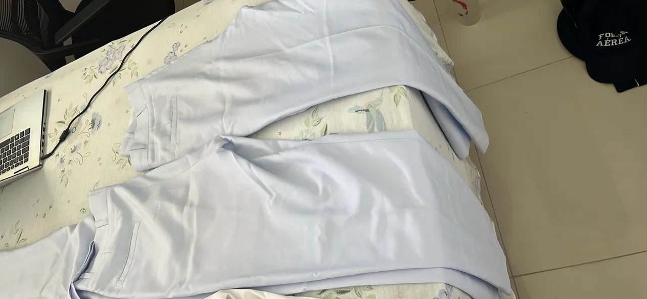 Lote de Uniformes Militares / Fardamento Azul e Branco + Cinto ? Conservados - Foto 3