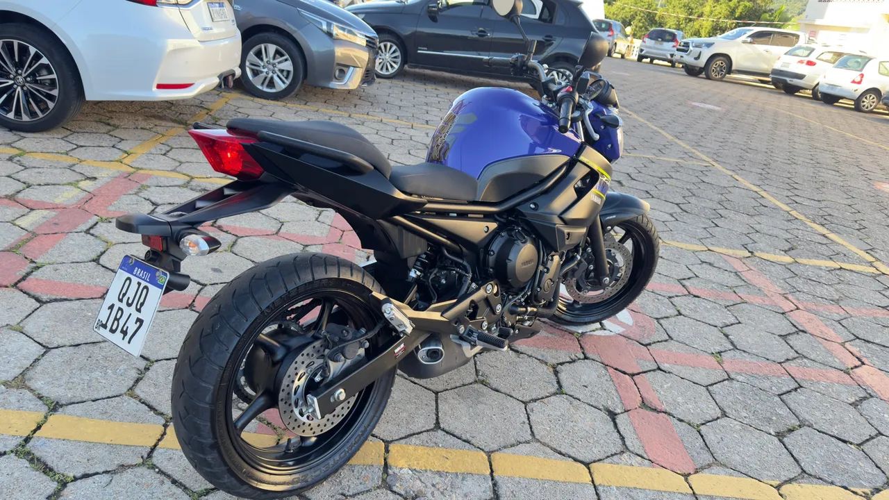 XJ6 2019 com apenas 9560 km  - Foto 4