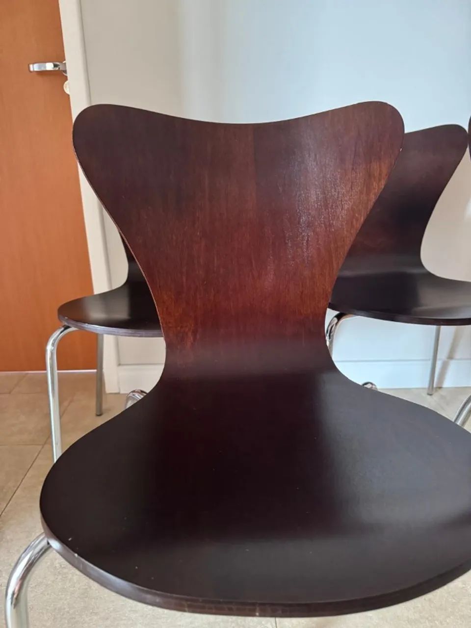 Conjunto de 4 cadeiras de madeira  - Foto 2