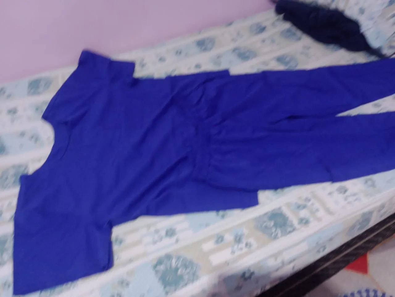 Vendo Jaleco e Pijama Azul Royal - Foto 3