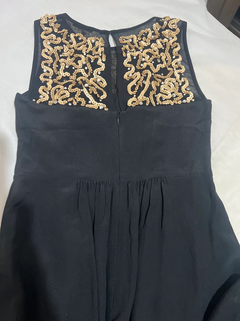 Vestido importado com paetê dourado - Foto 3