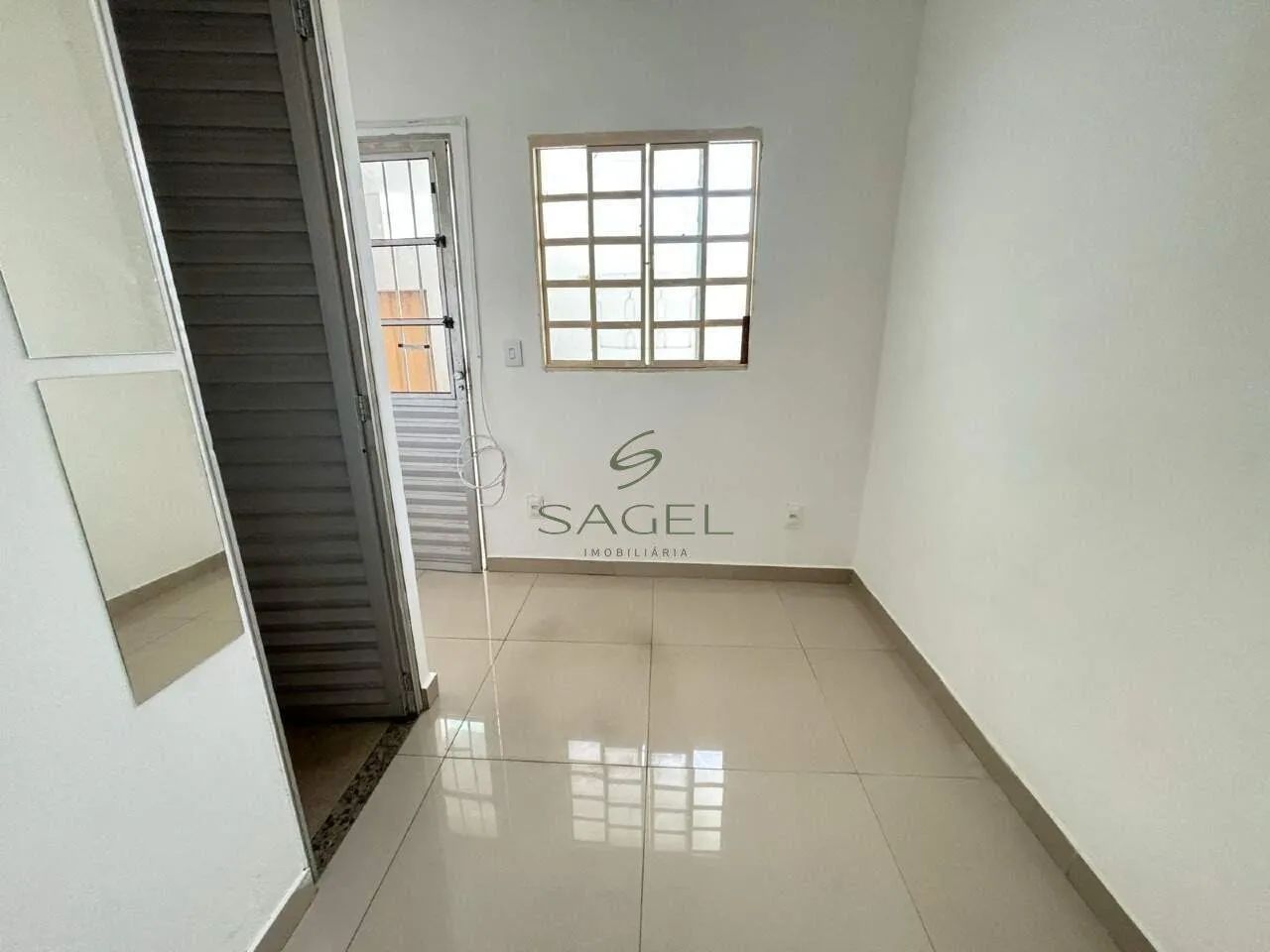 Quarto para alugar no Prado
