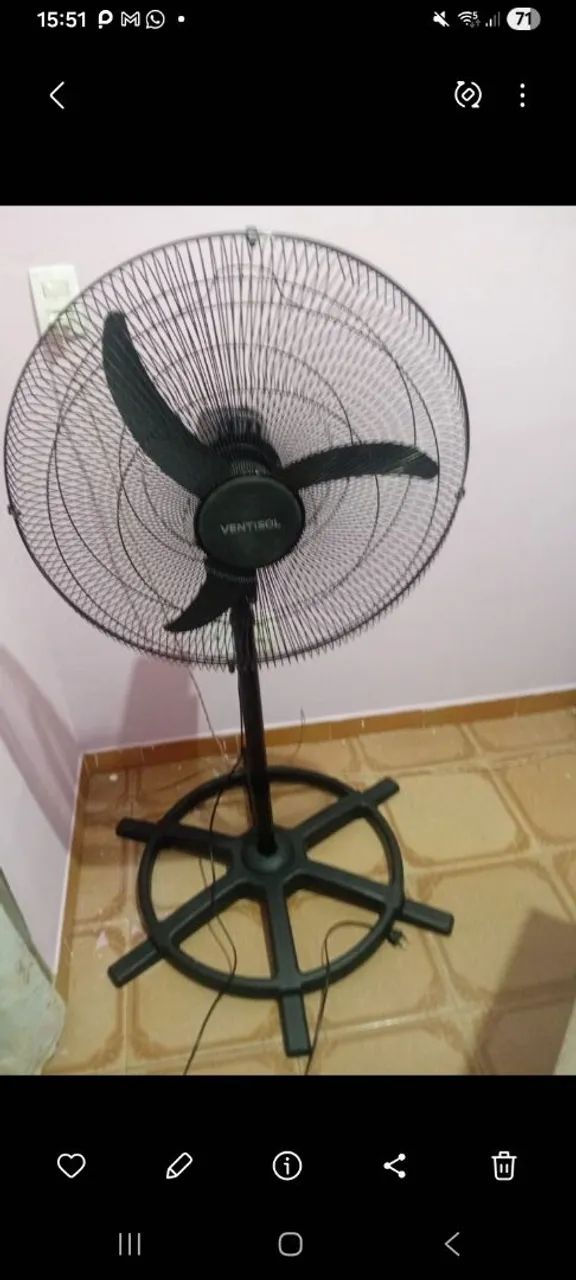 Ventilador Bivolt com pé 