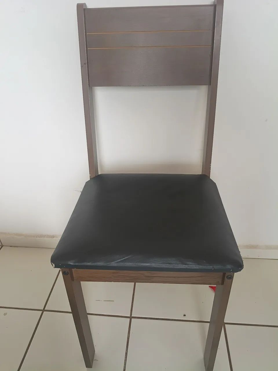 Jogo de mesa com 4 cadeiras - Foto 5