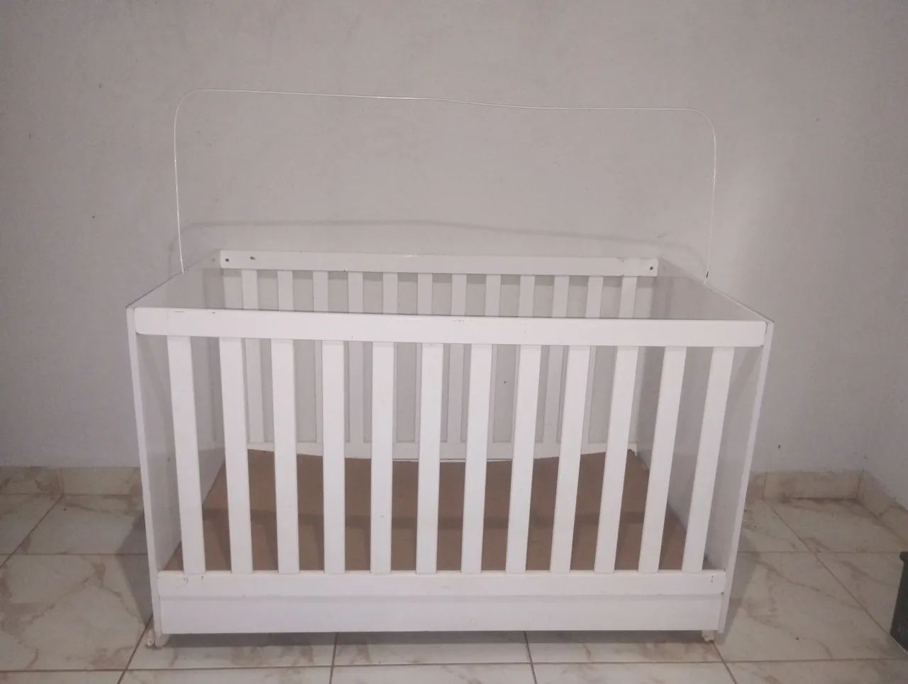 Berço com colchão 