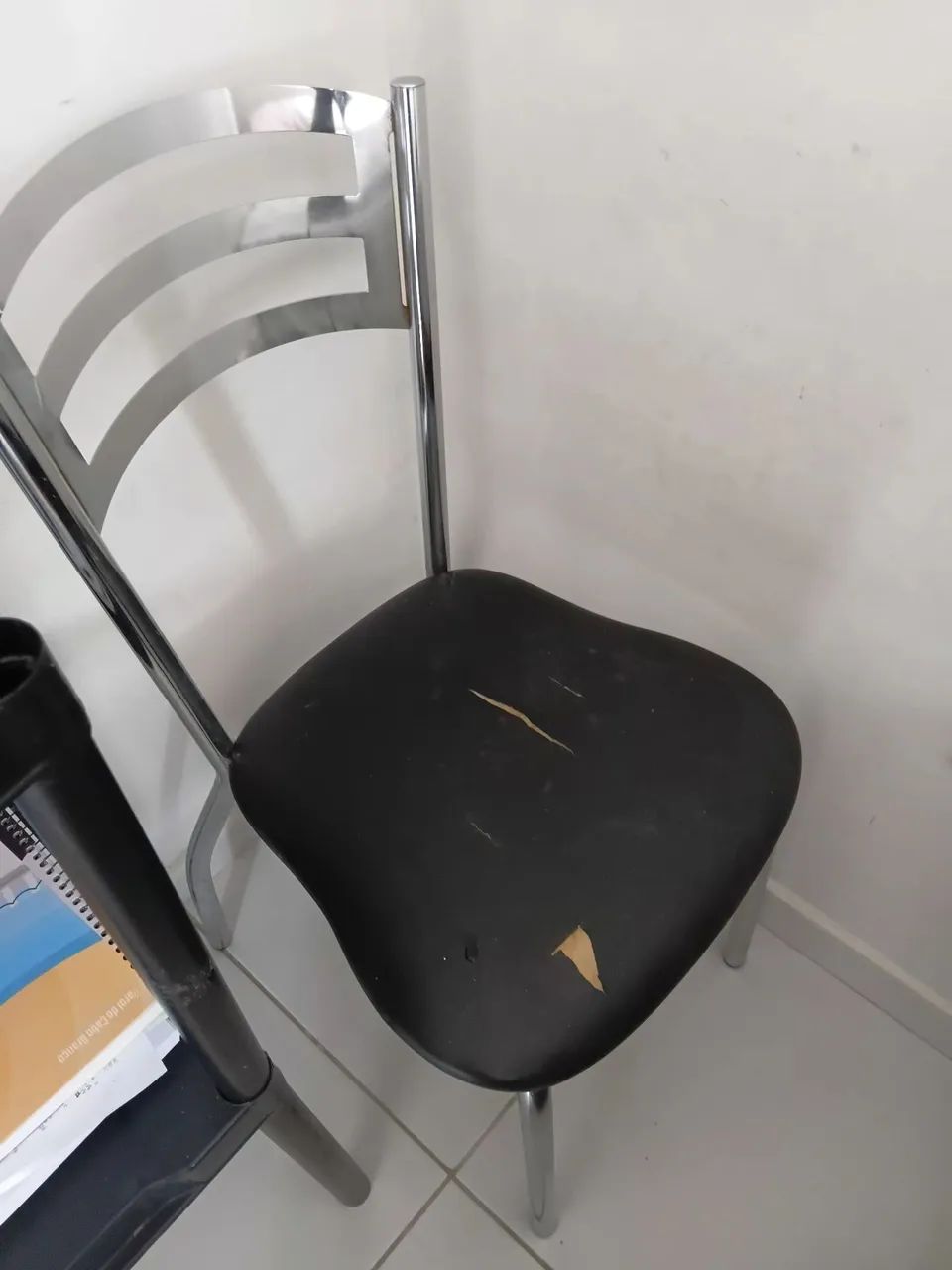 Vendo cadeira inox usada 
