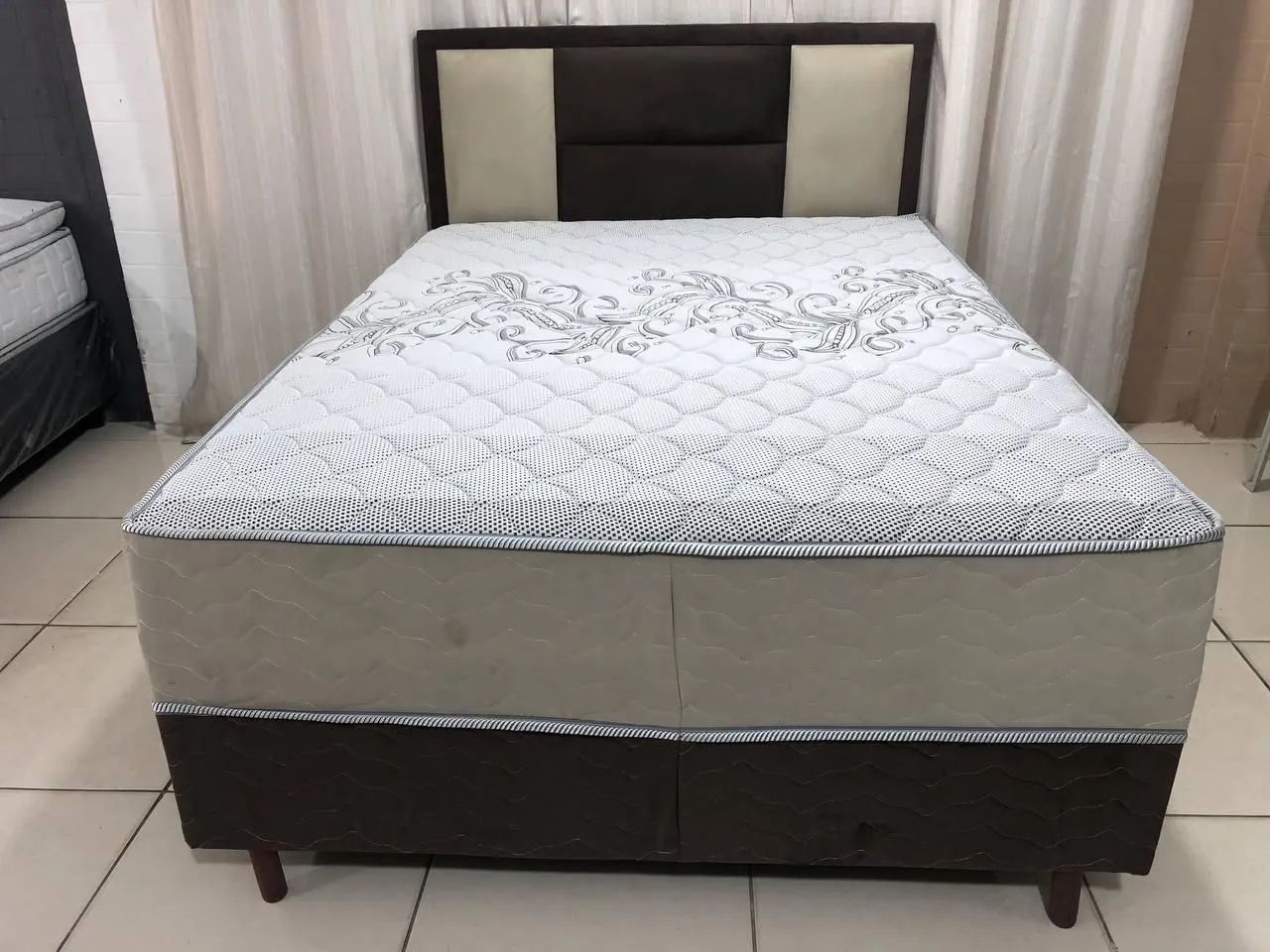 Jogo box conjugada com cabeceira 