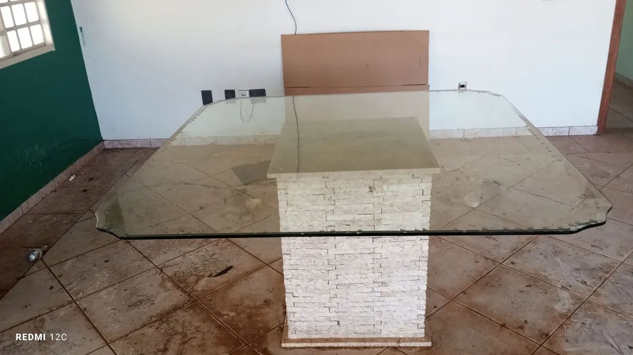 Mesa com tapão de vidro com base em mármore travertino  - Foto 3