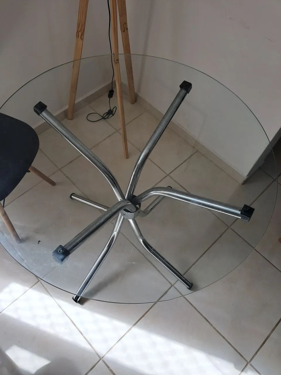 Mesa com 4 cadeiras 