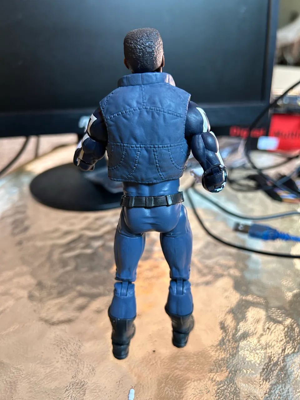 Marvel Legends Blue Marvel - Foto 3