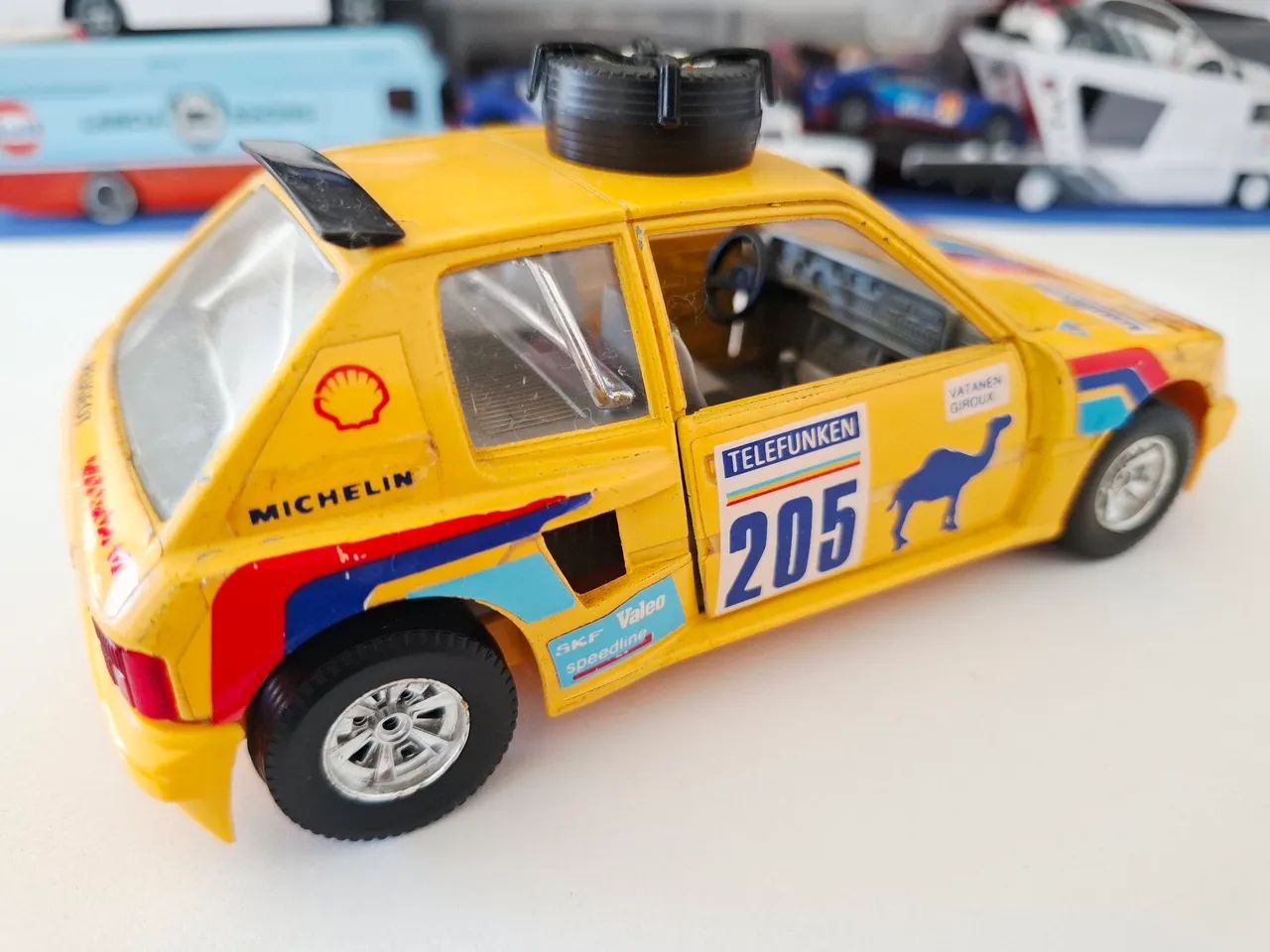 Miniatura Peugeot 205 Turbo Rally- Burago Made in Italy