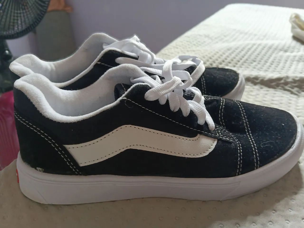 Tênis Preto e Branco em Perfeito Estado