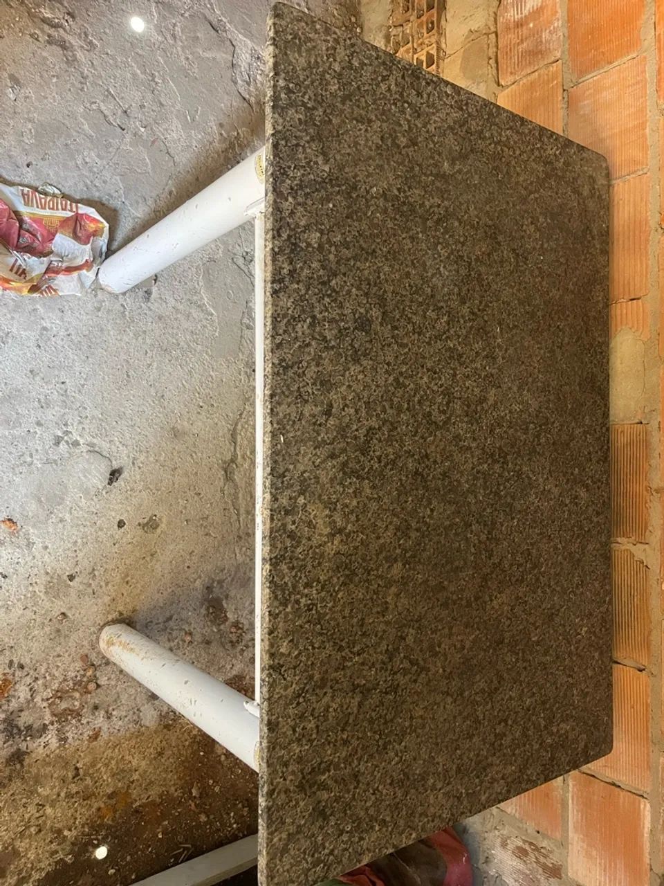 VENDO MESA DE MÁRMORE 170,00