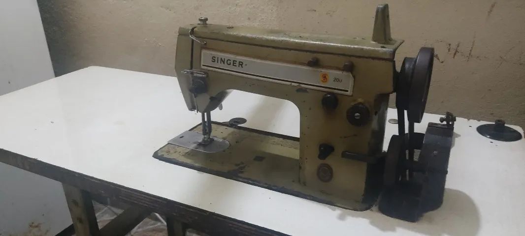 Máquina Industrial Reta Singer 