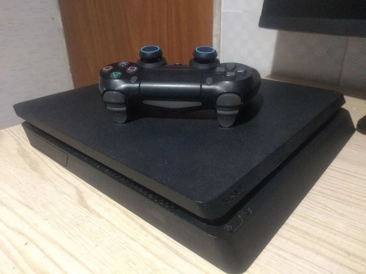 Ps4 slim + 3 jogos virtuais  - Foto 3
