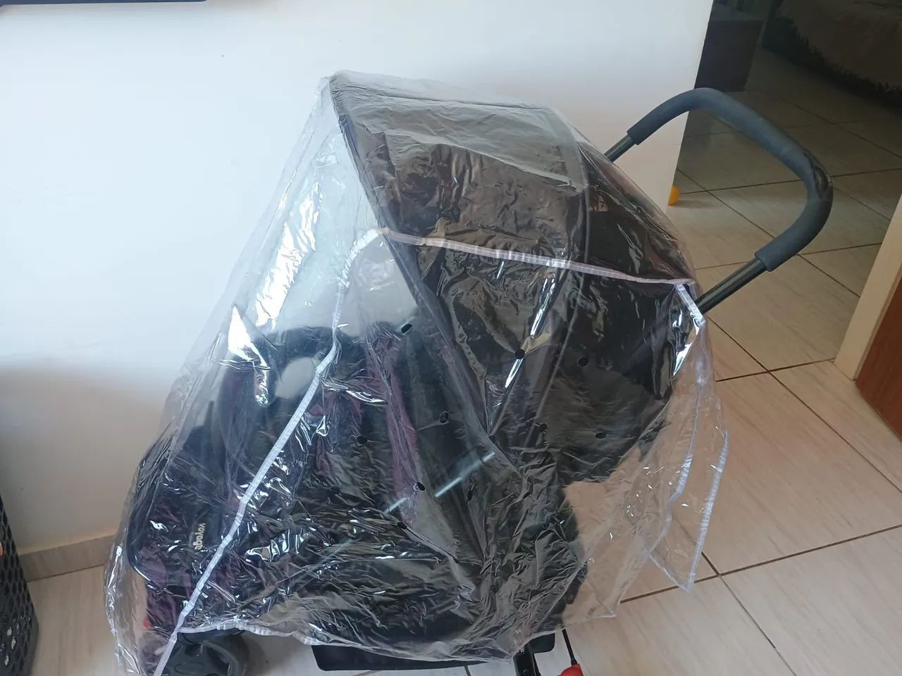 Vendo carrinho de bebê usado novo  - Foto 5