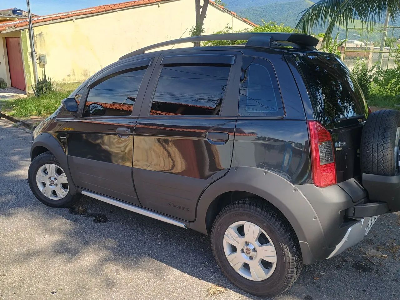 Fiat Idea Idea Adv./ Adv.LOCK.Dualogic 1.8 Flex 5p 2010