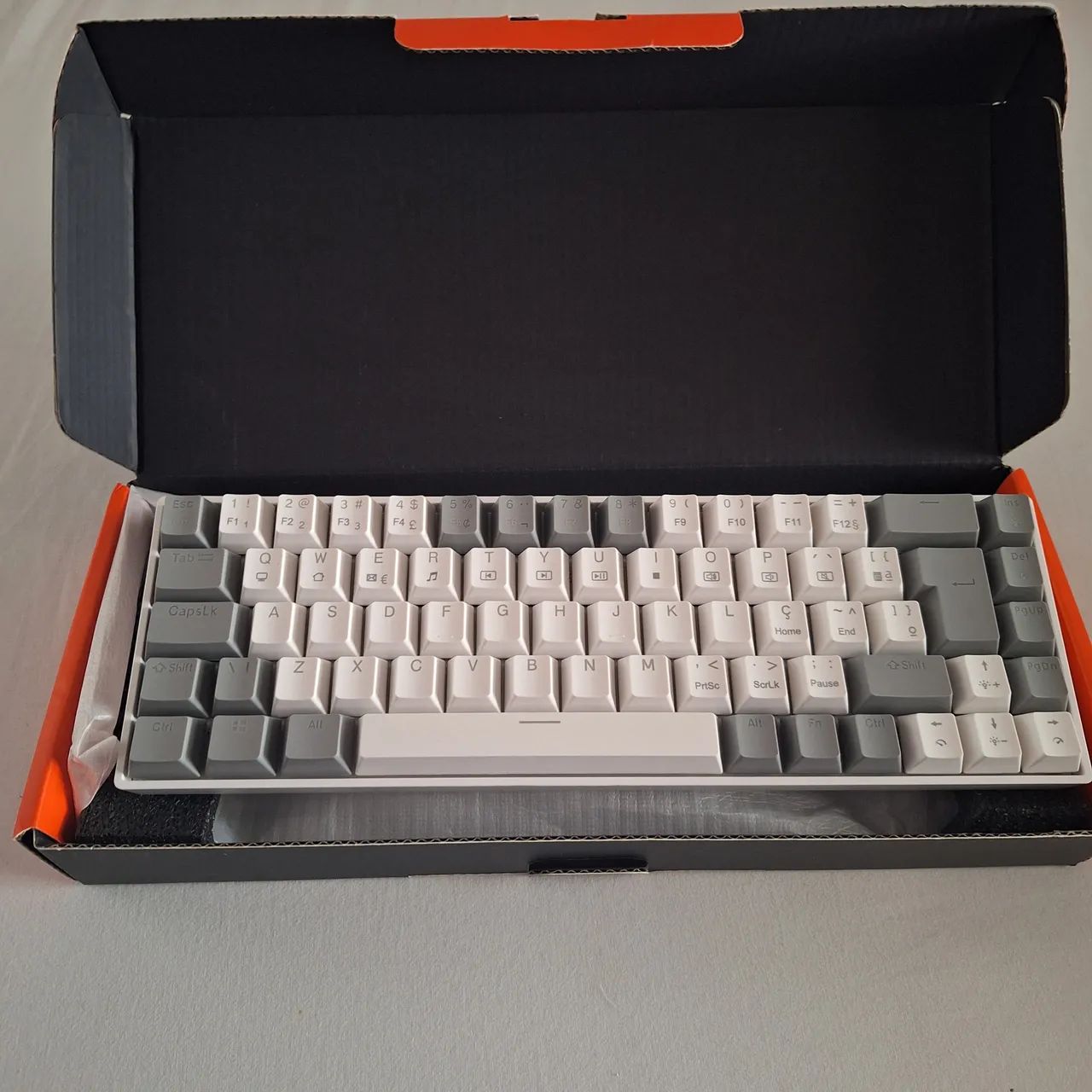 Teclado Mecânico TK68 ZIFRIEND (NOVO) - Periféricos e Acessórios