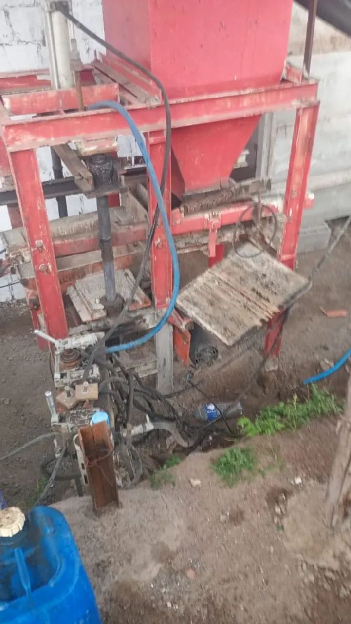 Vendo 140k ou troco 150 máquina de bloco de cimento *0 - Foto 5