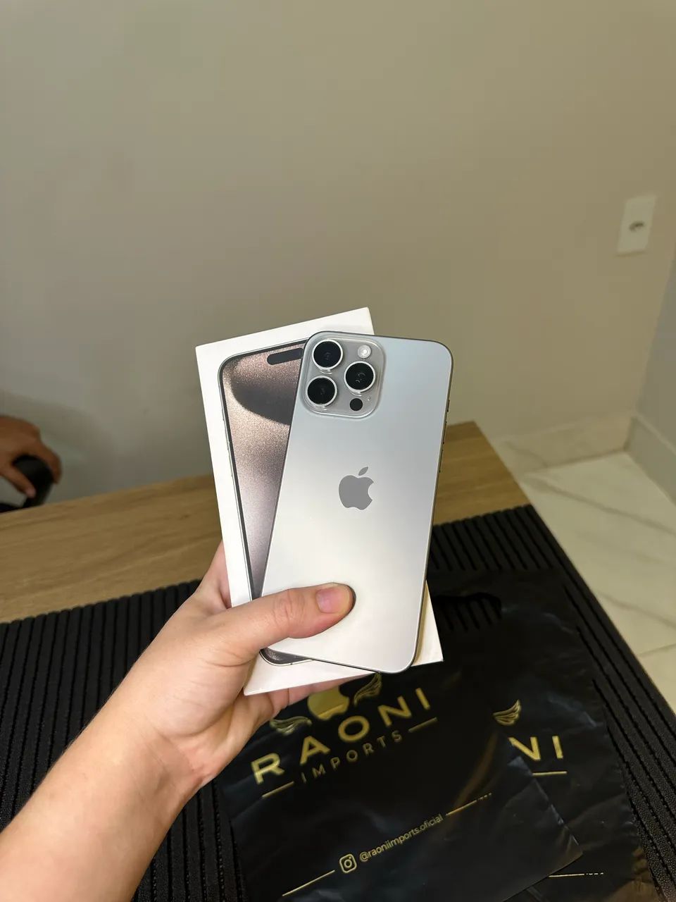iPhone 15 Pro Max 256GB - Bateria 86% - Perfeito Estado