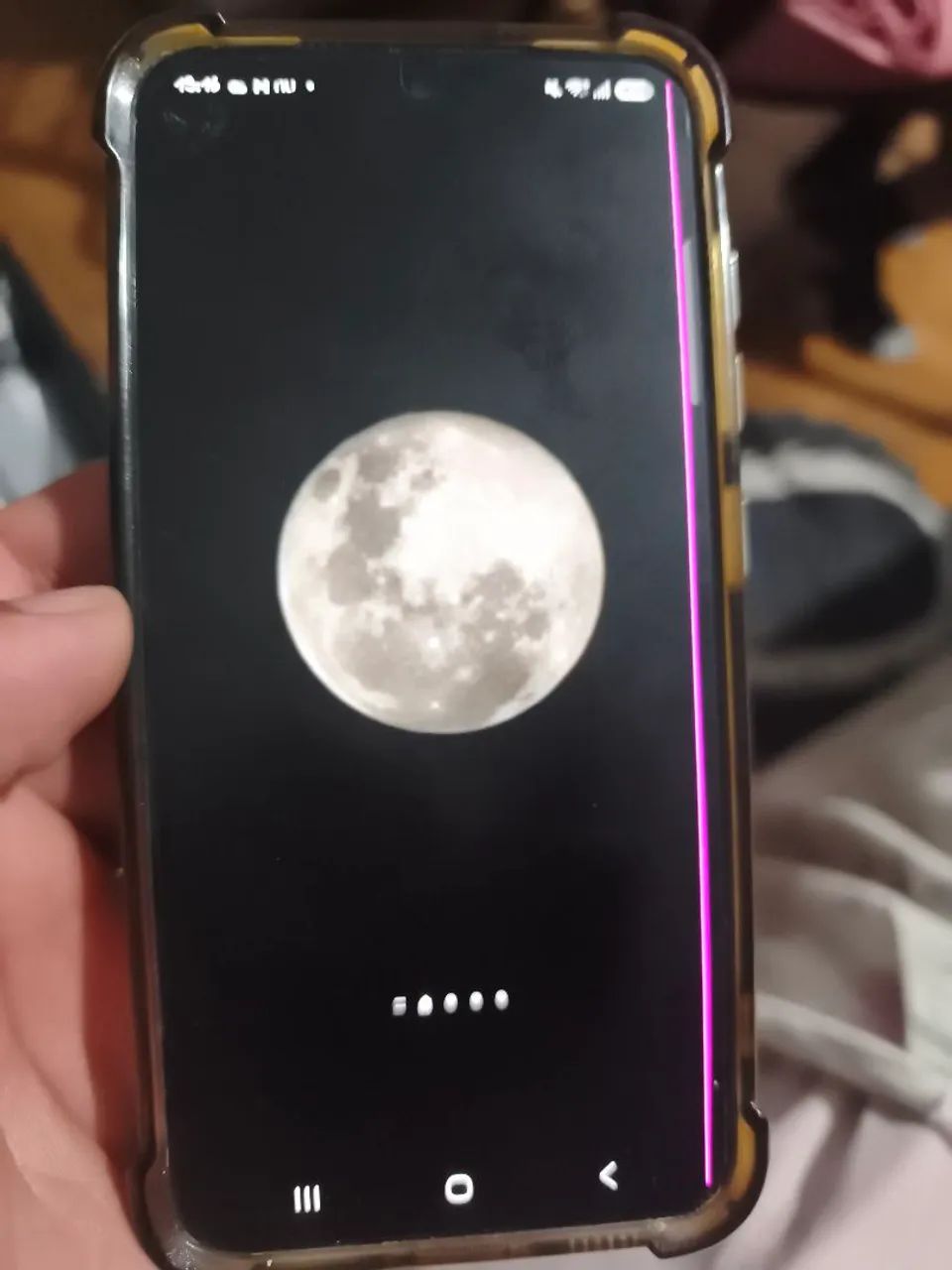 Vendo s23 com risco rosa na tela