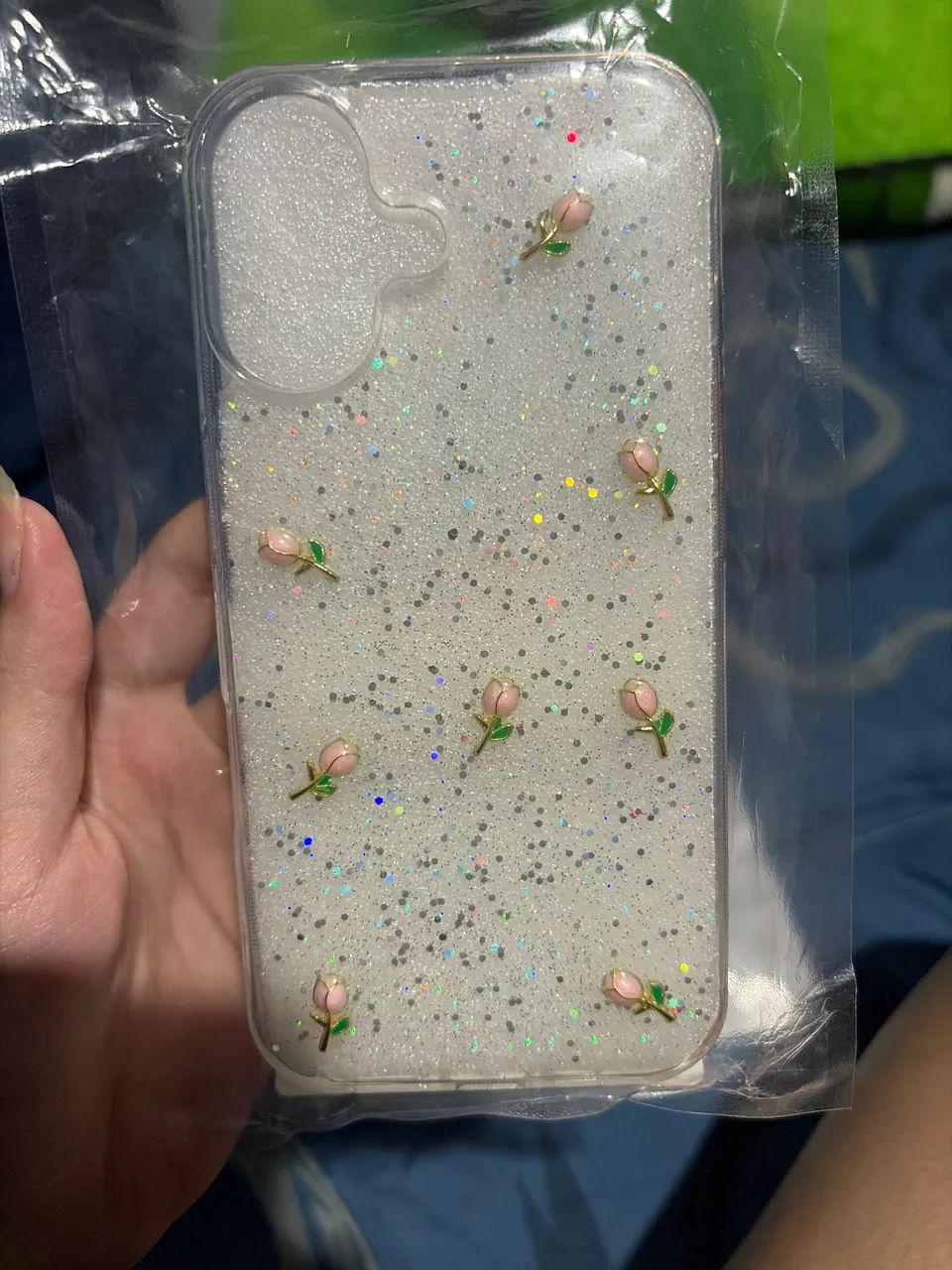 Duas capinhas do iPhone 16 