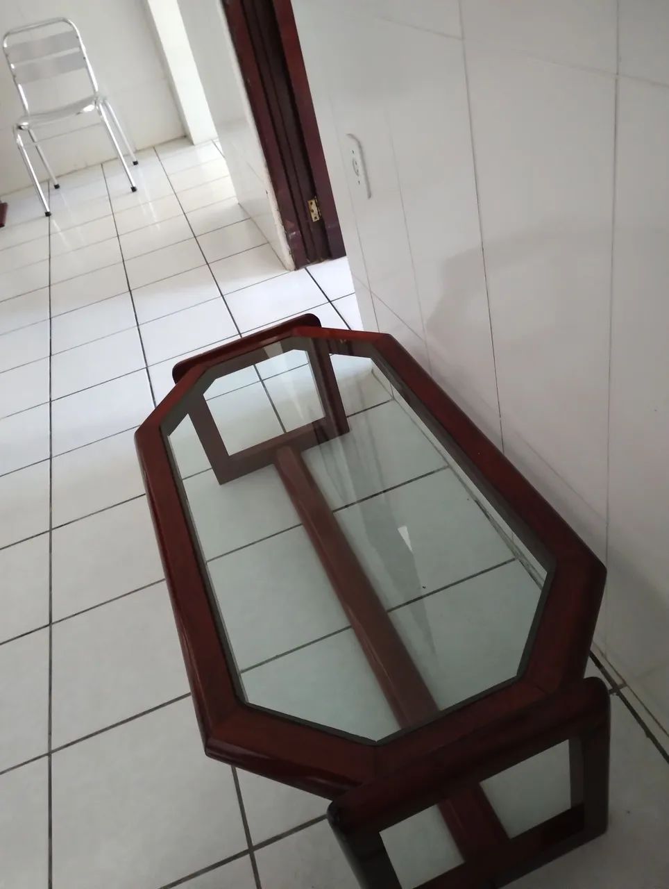 Mesa de centro madeira tampo de vidro - Foto 2