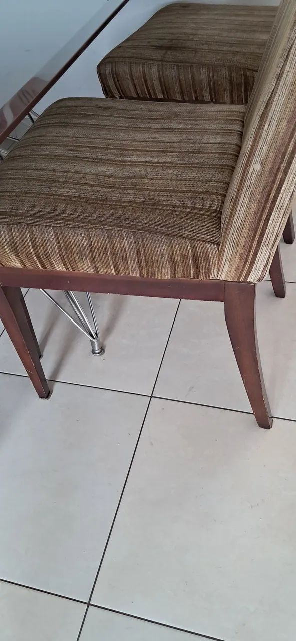 Vendo mesa com 6 cadeiras - Foto 4