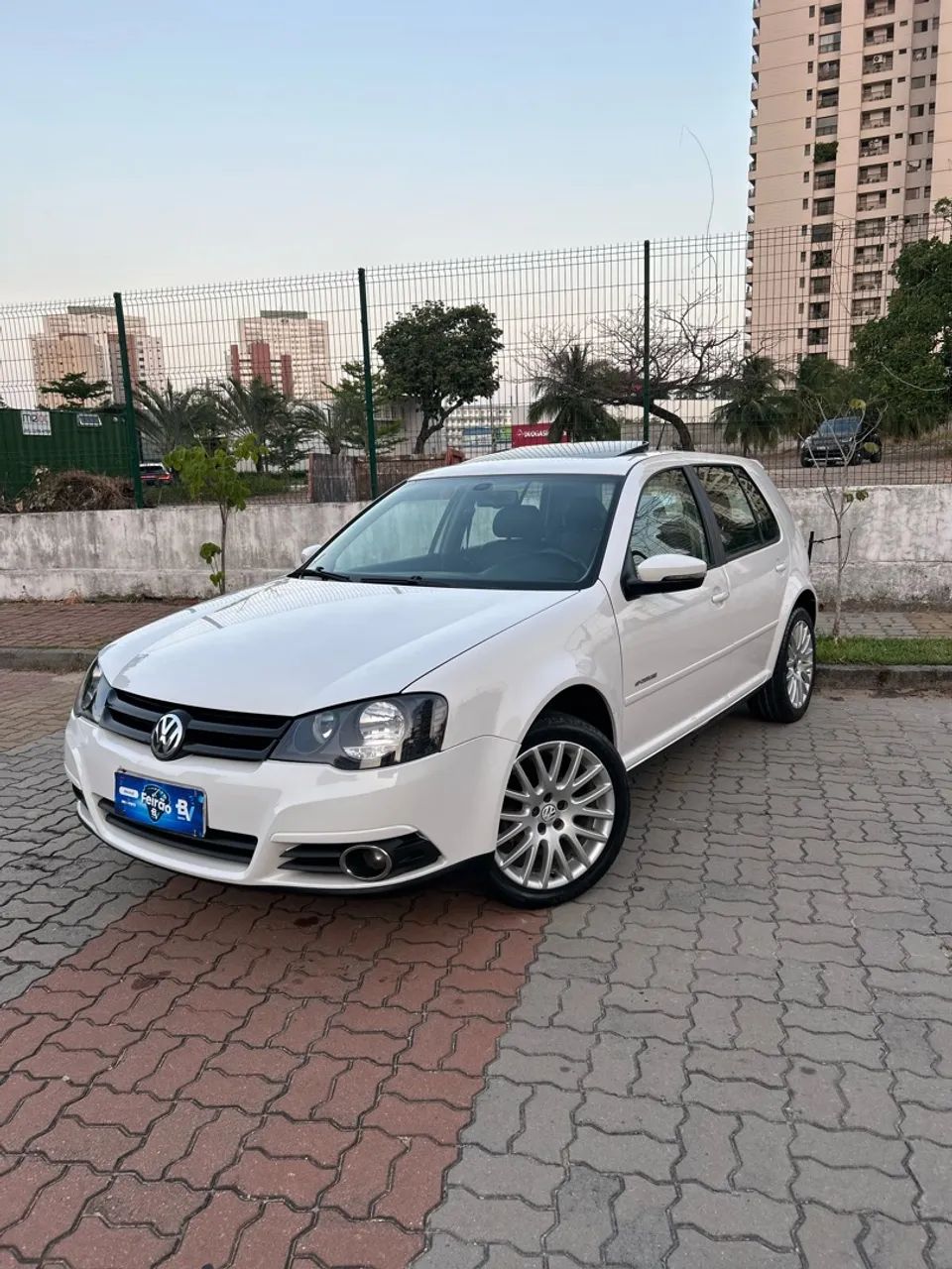 Volkswagen Golf 1.6 MI TOTAL FLEX 8V 4P 2014
