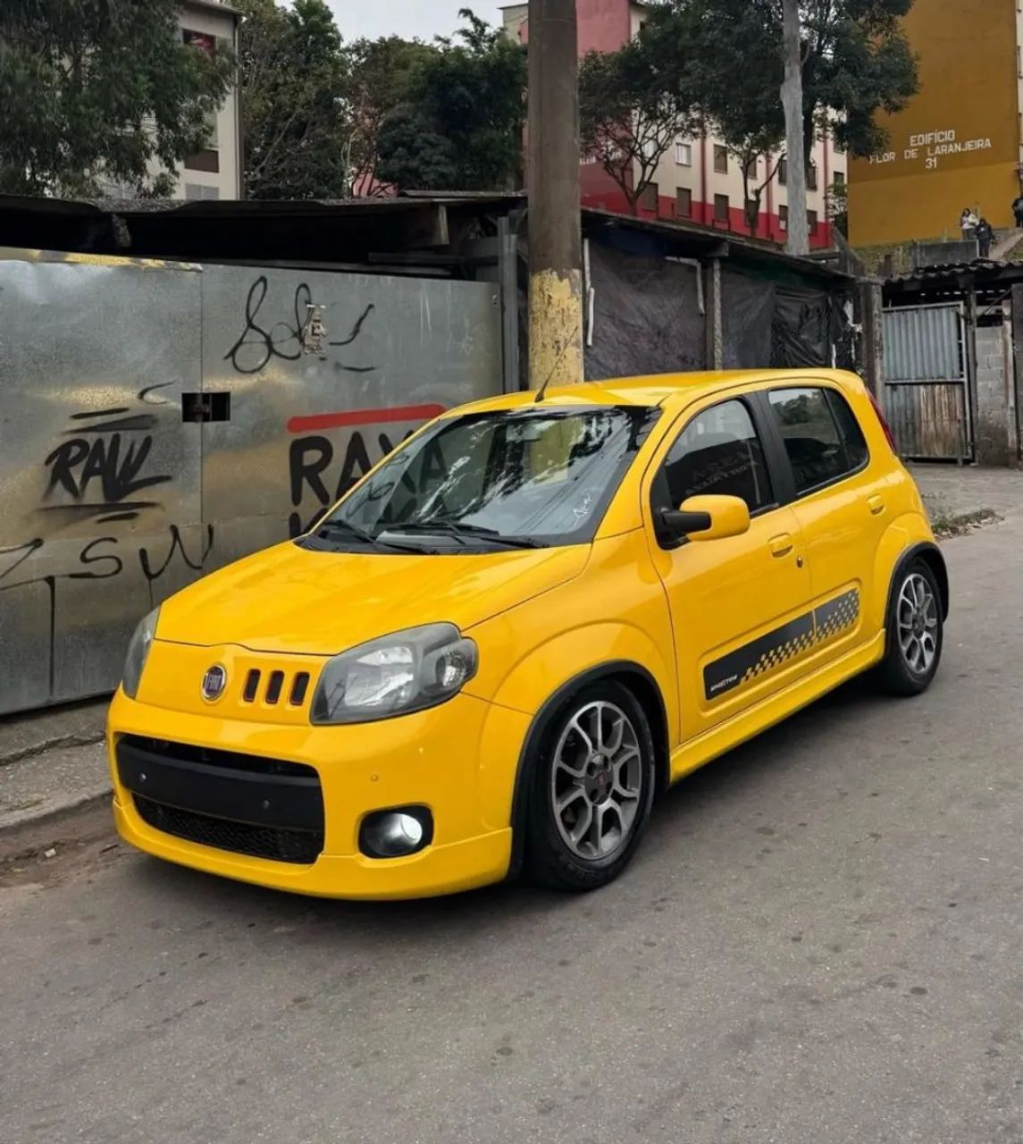 Fiat Uno Sporting 1.4 EVO Fire Flex 8V 4P 2013 - Foto 3